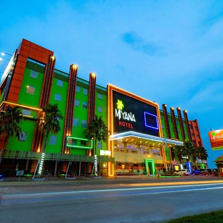Miyanna Hotel Medan Luaran gambar