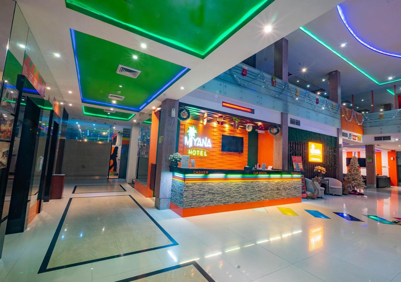 Miyanna Hotel Medan Luaran gambar