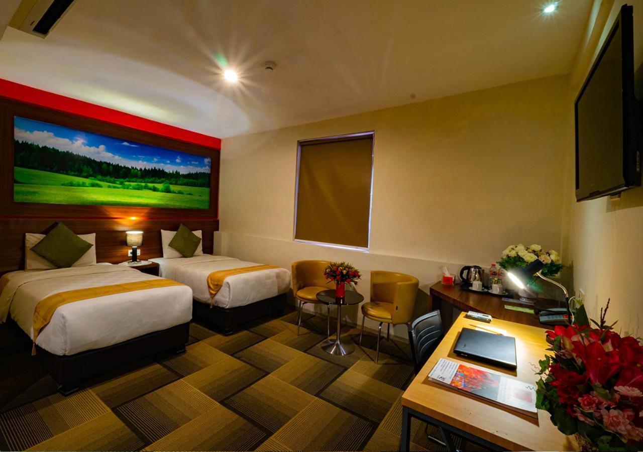 Miyanna Hotel Medan Luaran gambar