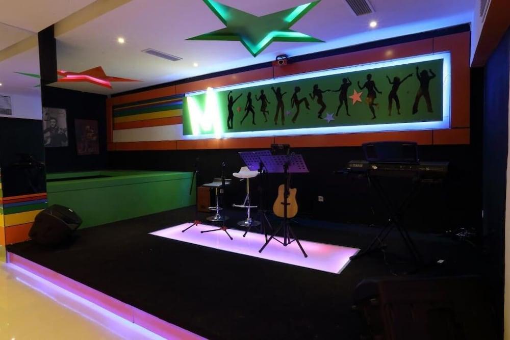 Miyanna Hotel Medan Luaran gambar