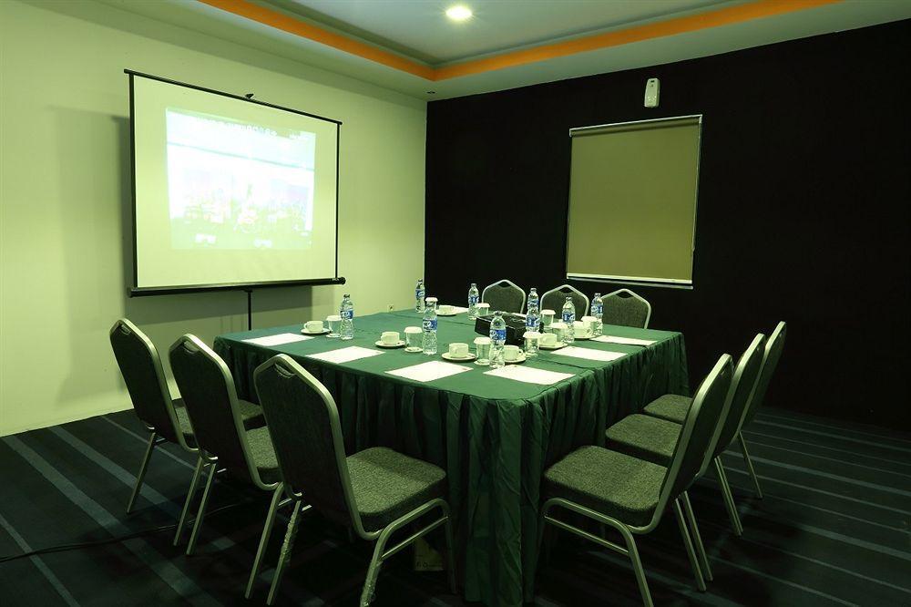 Miyanna Hotel Medan Luaran gambar