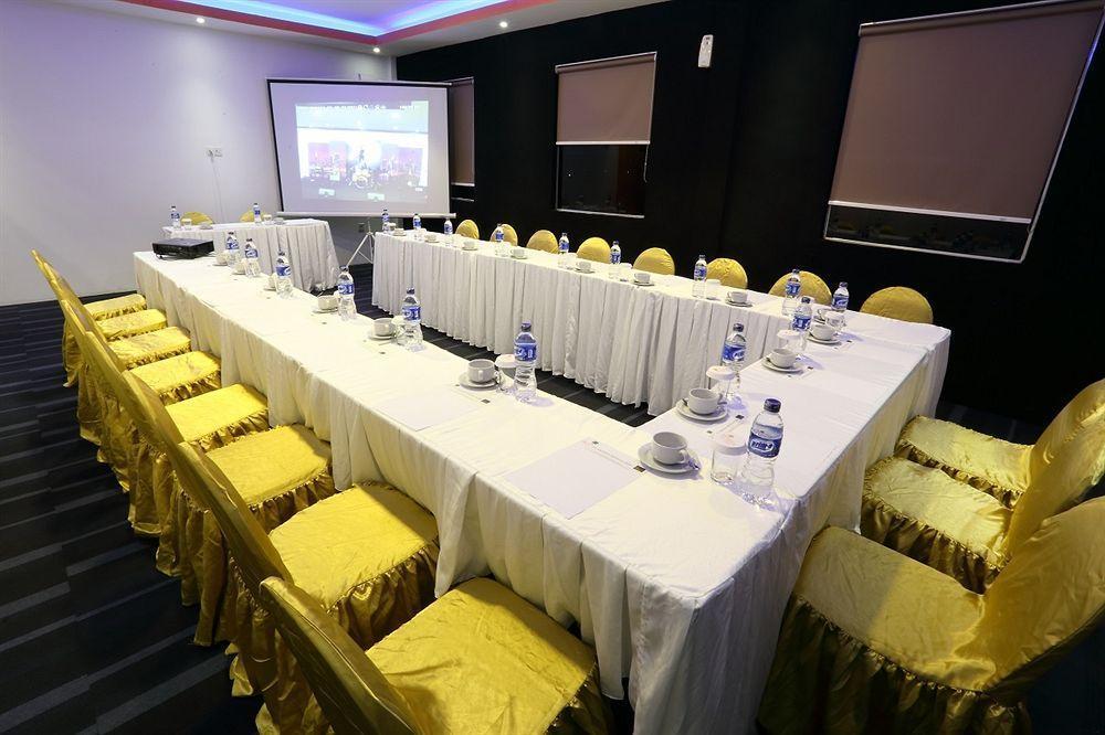 Miyanna Hotel Medan Luaran gambar